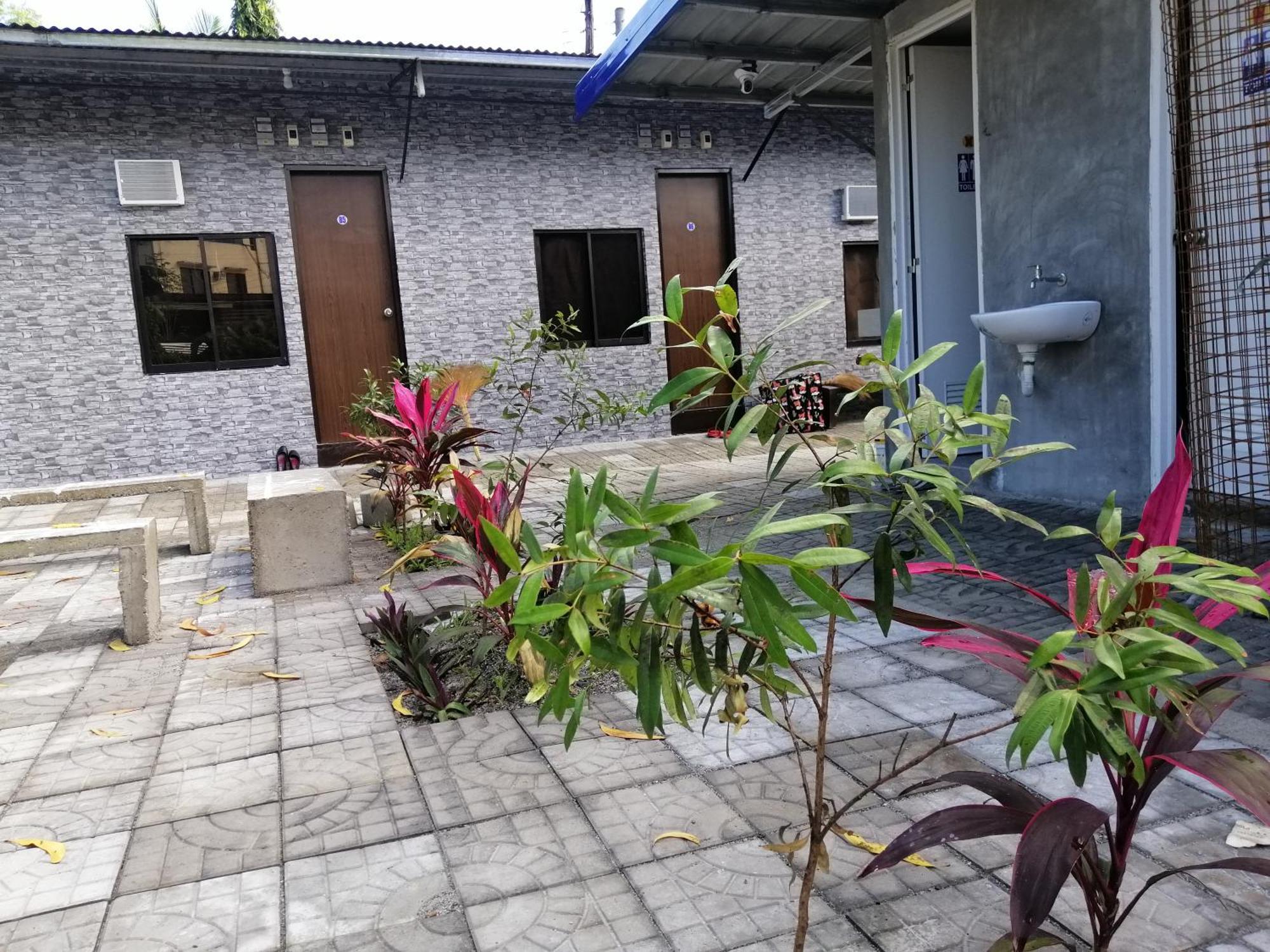 Hostel Katrina'S Dorm Tarlac City Zewnętrze zdjęcie