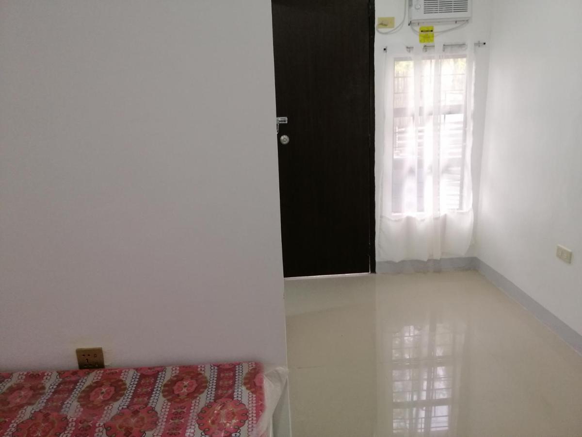 Hostel Katrina'S Dorm Tarlac City Zewnętrze zdjęcie